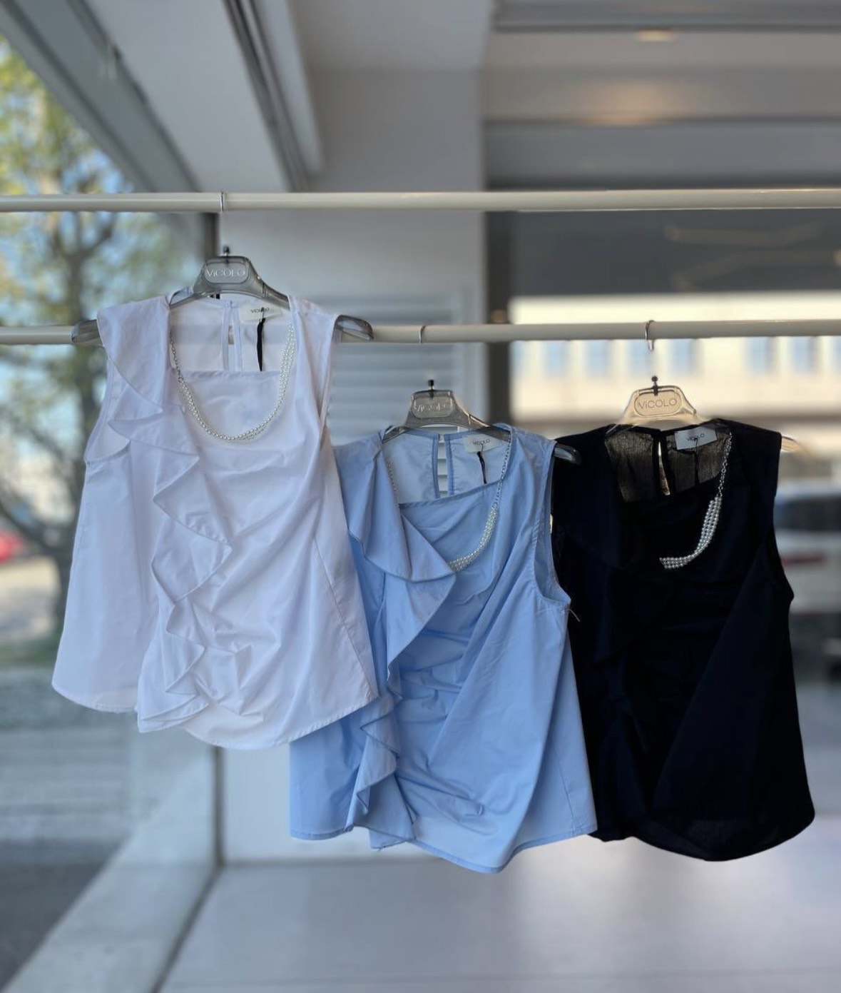 BLOUSE